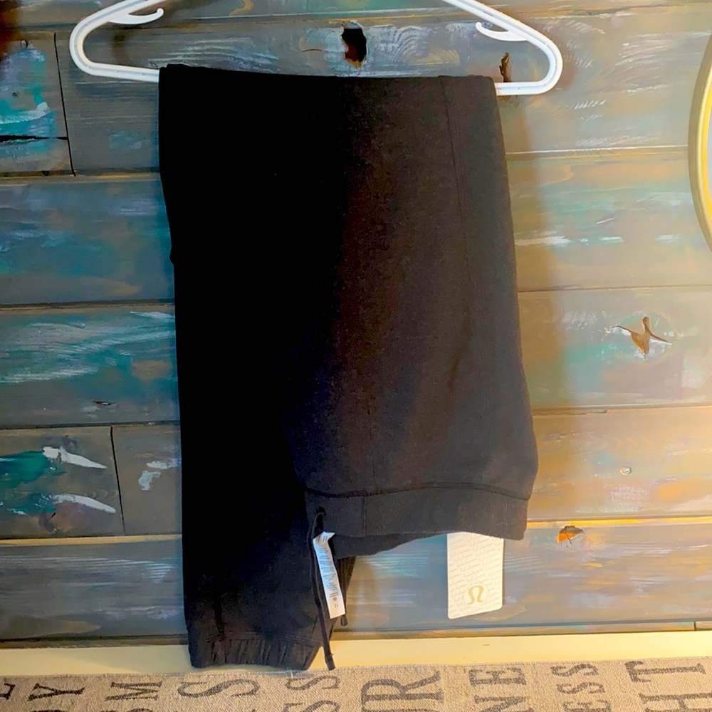 NWT LULU SWEAT PANTS